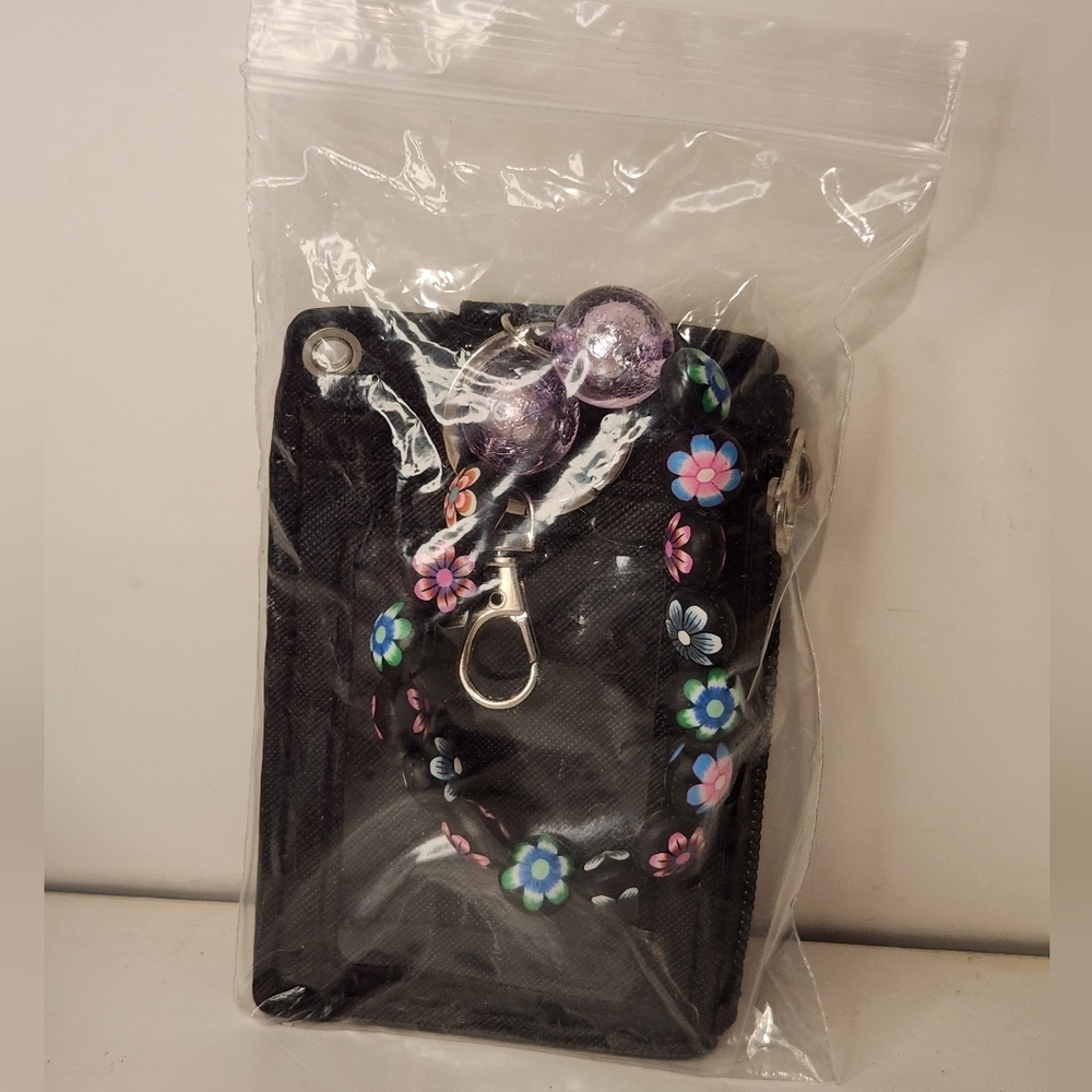 Like New 6 1/2” ID Wallet Beaded Bangle Keychain